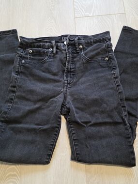 GAP Women's Dark Black Skinny Jeans